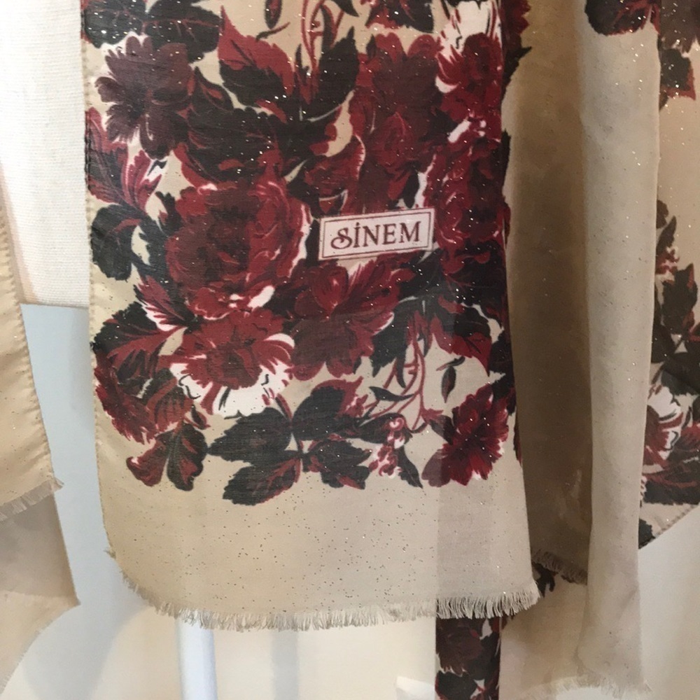 TAN FLORAL SCARF ✨✨✨ - Picture 5 of 5